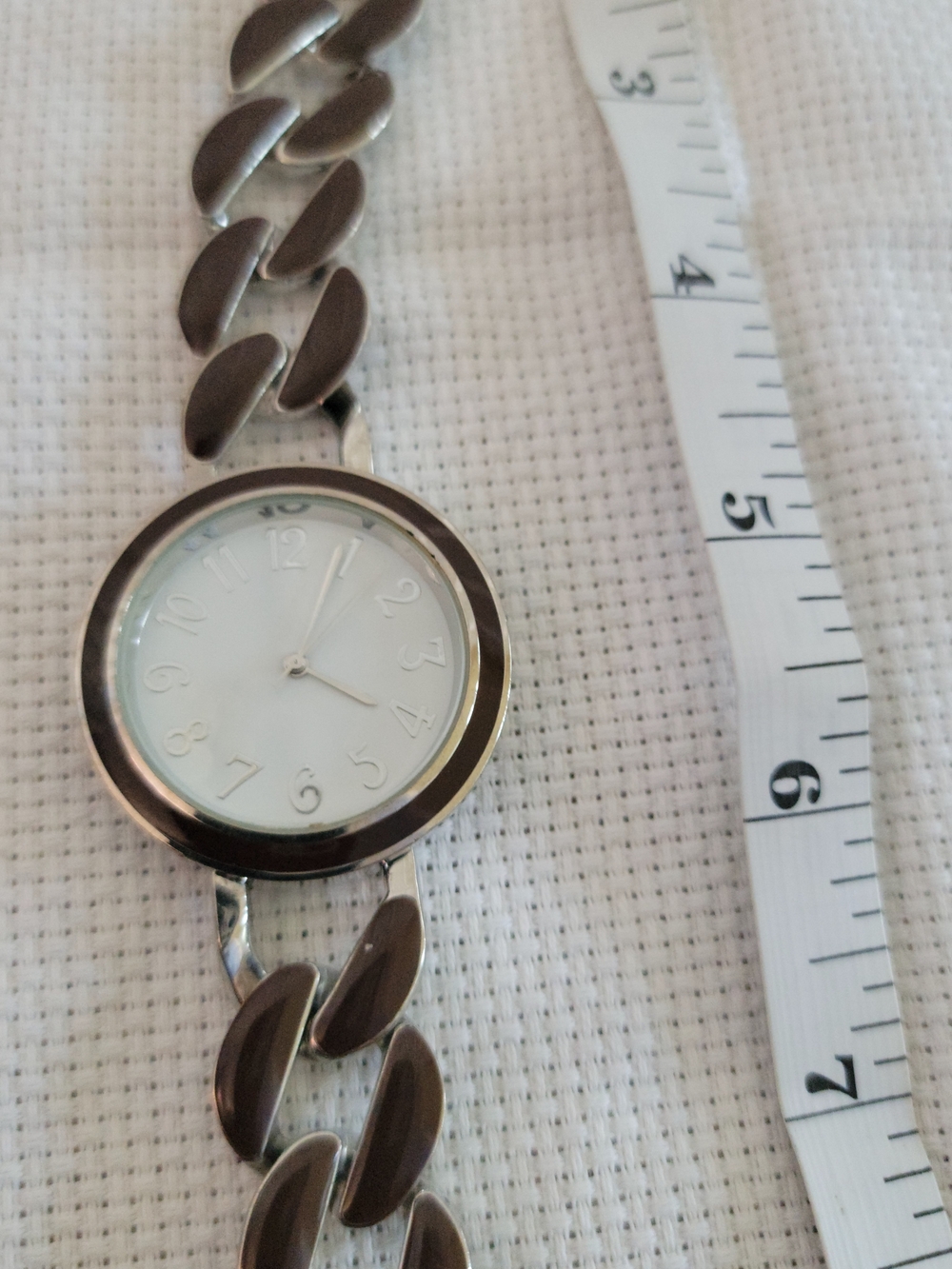 Silver Link Round Face Watch with White Dial